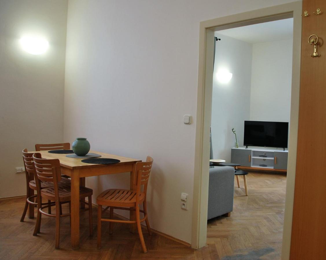 White Swan Boutique Apartments 프라하 외부 사진