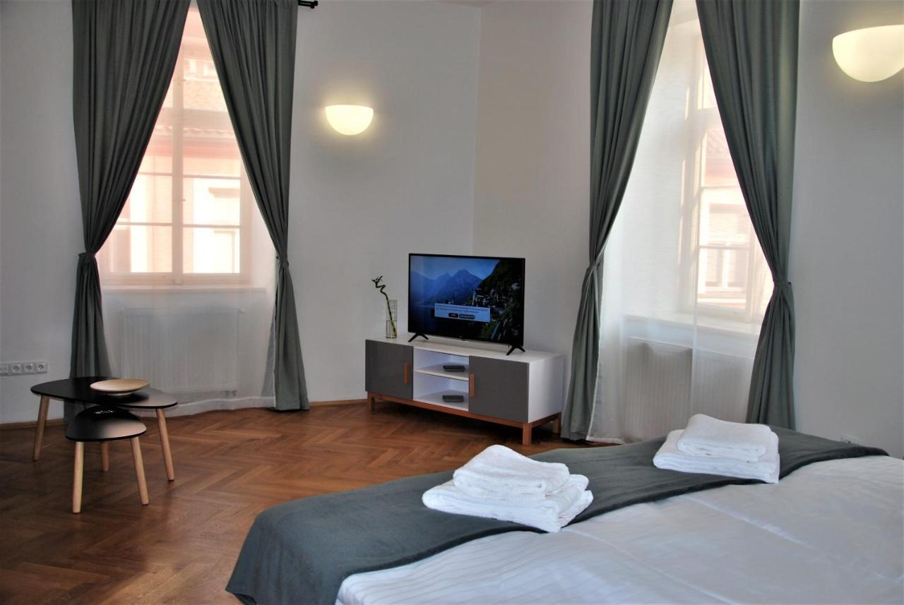 White Swan Boutique Apartments 프라하 외부 사진