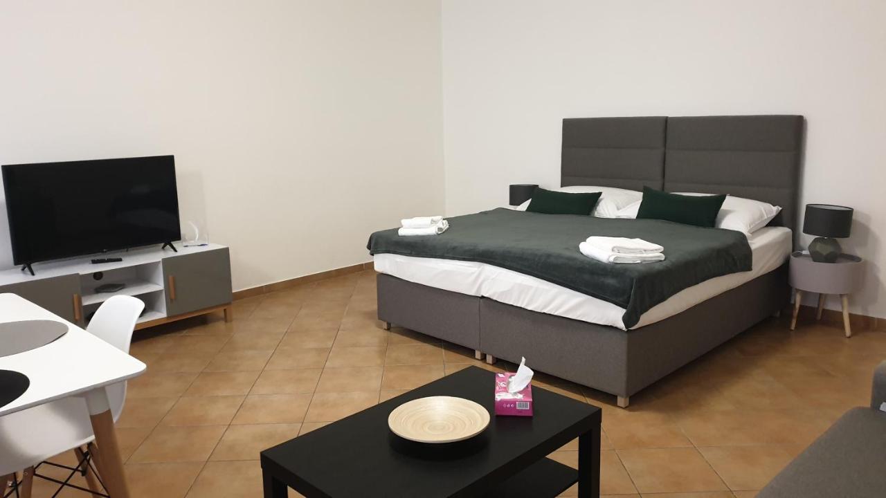 White Swan Boutique Apartments 프라하 외부 사진