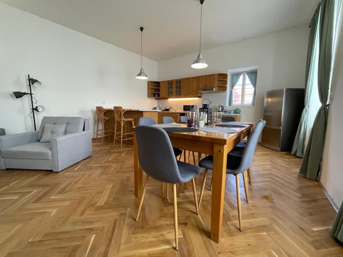 White Swan Boutique Apartments 프라하 외부 사진