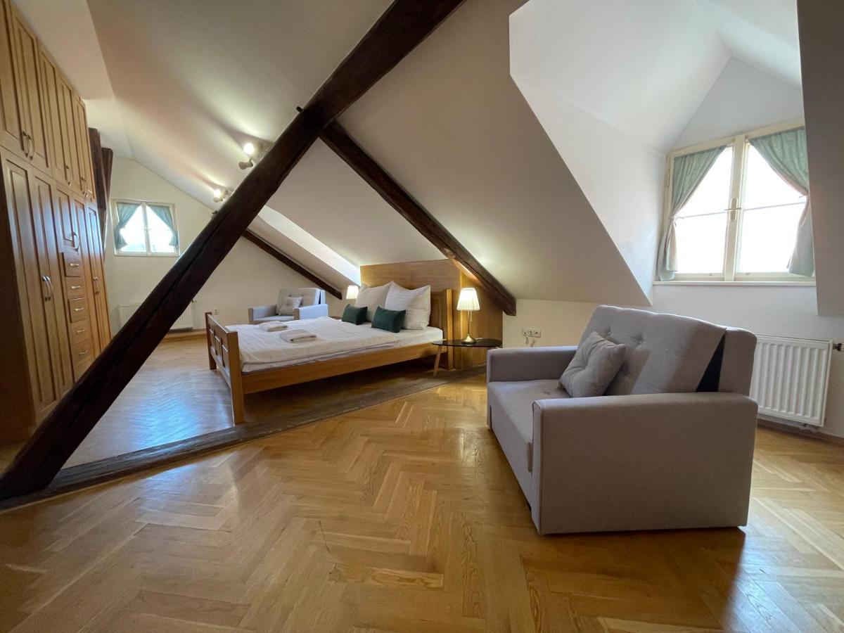 White Swan Boutique Apartments 프라하 외부 사진