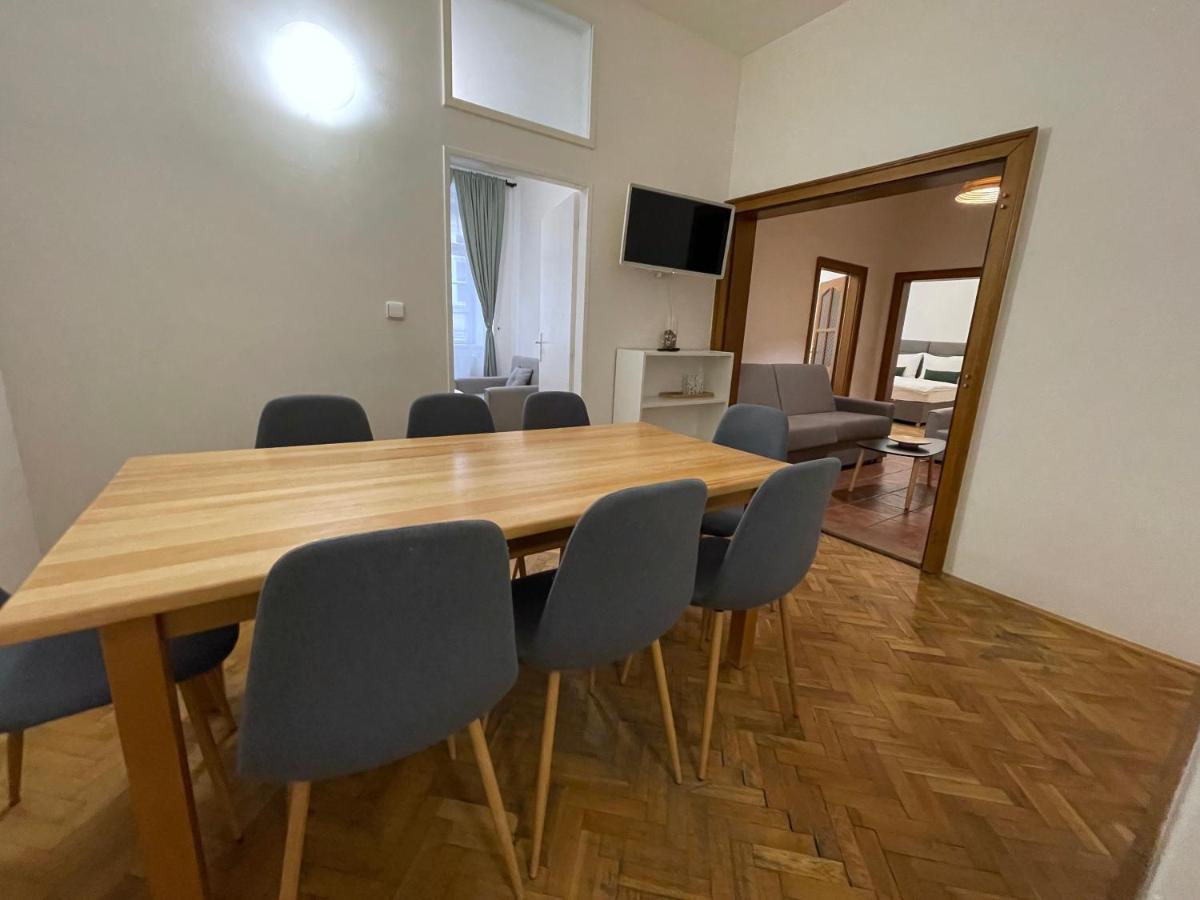 White Swan Boutique Apartments 프라하 외부 사진