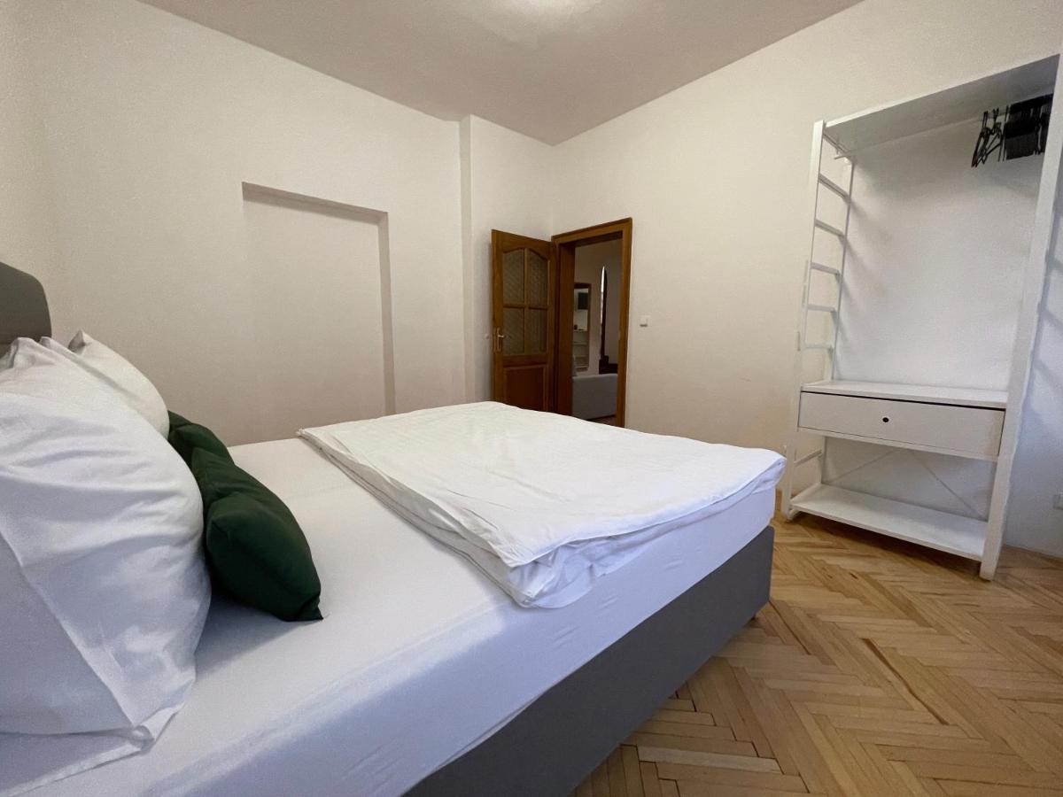 White Swan Boutique Apartments 프라하 외부 사진